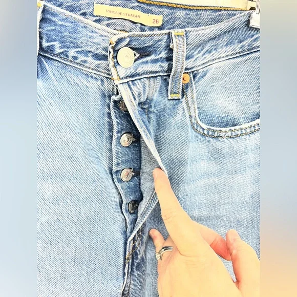 Levis Premium Denim Ribcage Straight  Button Fly Jeans Womens W26 - Picture 3 of 7
